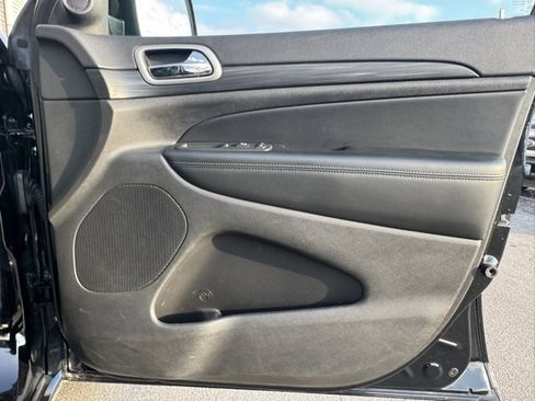 Used 2020 Jeep Grand Cherokee Altitude image 25