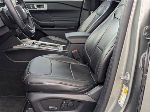 Used 2020 Ford Explorer XLT w/ Equipment Group 202A image 16