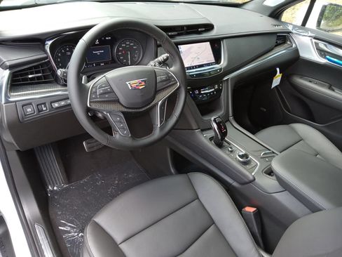 New 2026 Cadillac XT5 Sportv w/ LPO, Onyx Lite Package AWD/4WD image 12