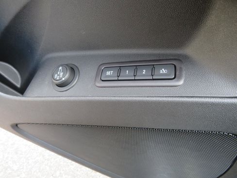 Used 2021 Chevrolet Equinox Premier image 8