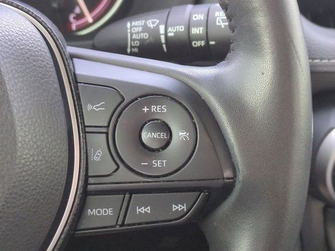 Used 2020 Toyota RAV4 Limited image 25