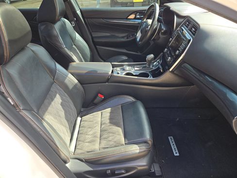Used 2021 Nissan Maxima SR w/ Sport Mat Group FWD image 28