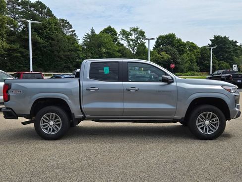 Used 2023 Chevrolet Colorado LT w/ LT Convenience Package AWD/4WD image 7