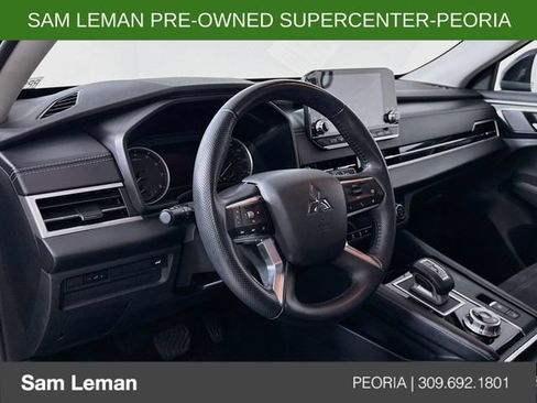 Used 2024 Mitsubishi Outlander AWD image 9