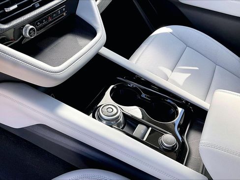 Used 2026 Ford Explorer Platinum w/ LUX Leather Package image 17