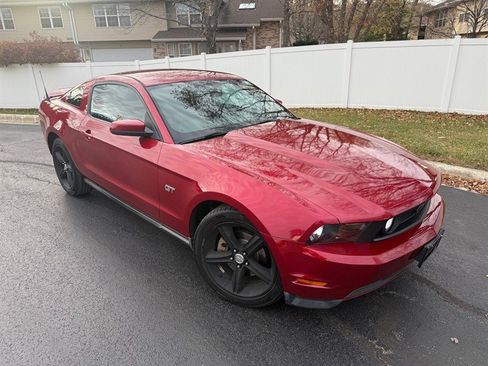 Used 2010 Ford Mustang GT image 2