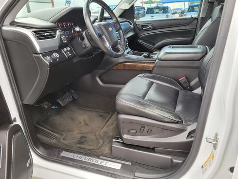 Used 2016 Chevrolet Tahoe LT w/ Luxury Package RWD image 2