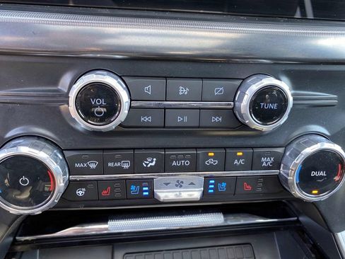 Used 2024 Ford F150 Lariat w/ Equipment Group 502A High AWD/4WD image 18