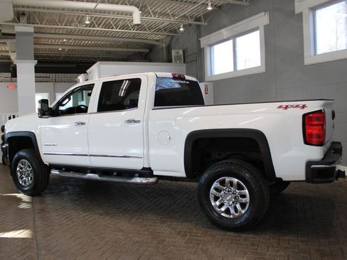 Used 2015 Chevrolet Silverado 2500 LTZ w/ LTZ Plus Package image 4