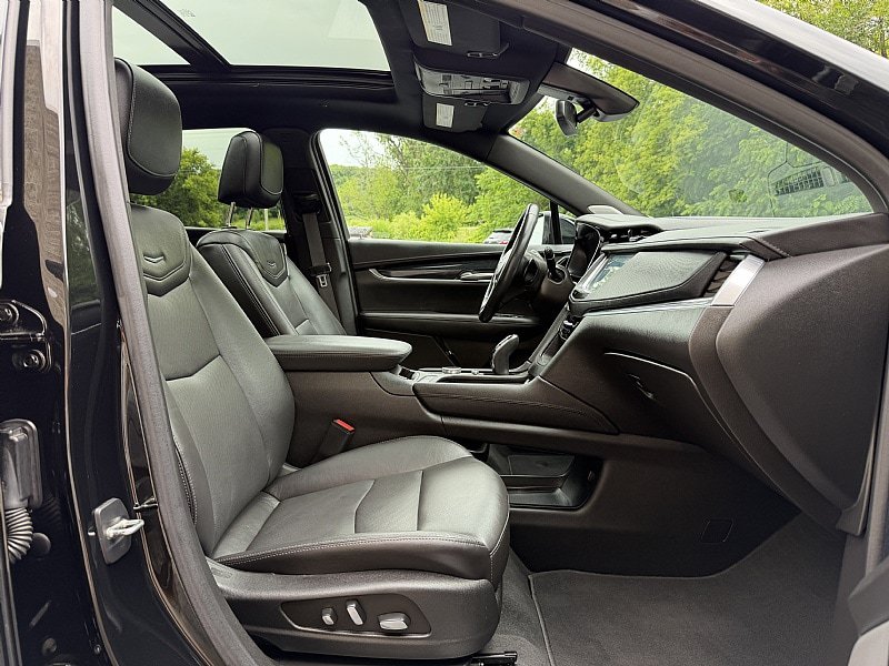 Used 2023 Cadillac XT5 Premium Luxury w/ LPO, Floor Liner Package AWD/4WD image 19