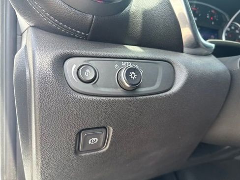 Used 2022 Chevrolet Blazer LT FWD image 26