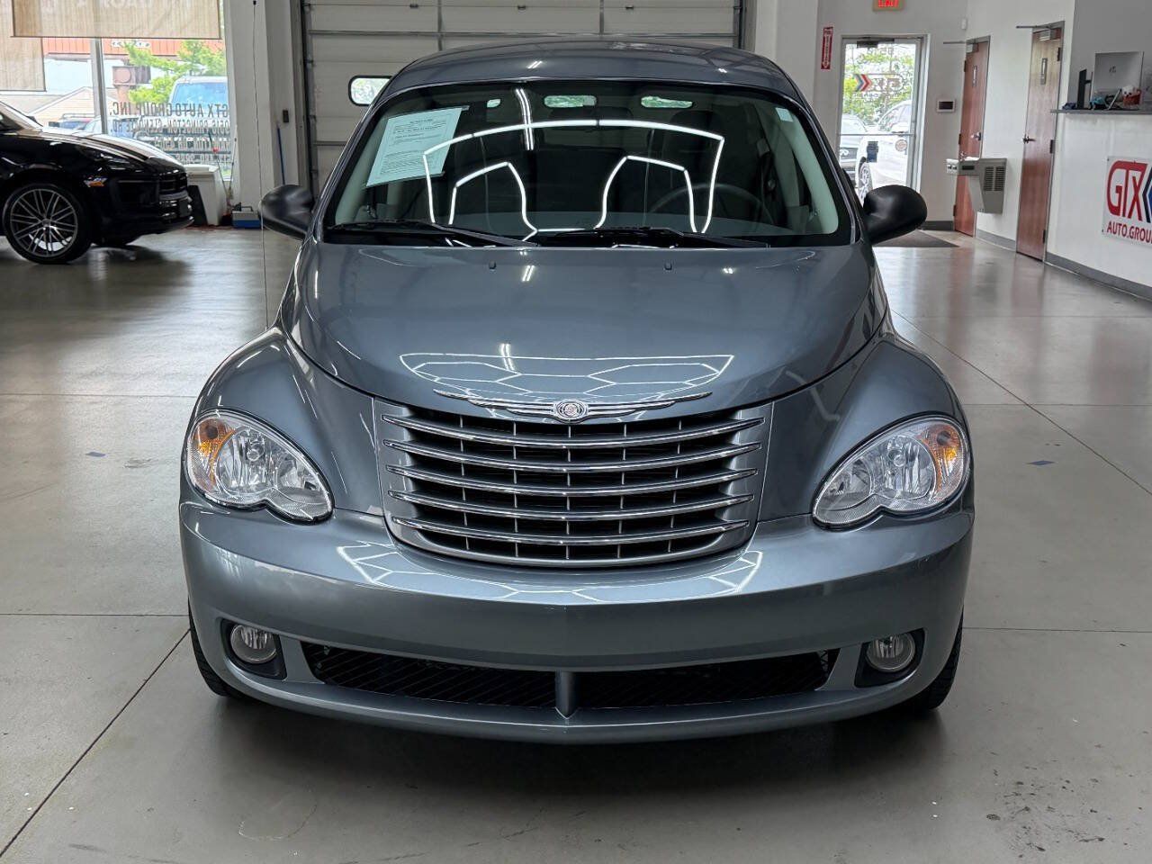 Used 2010 Chrysler PT Cruiser FWD image 6