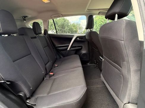 Used 2018 Toyota RAV4 XLE FWD image 18