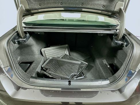 Used 2025 BMW 530i w/ M Sport Package image 27