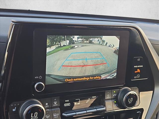 Used 2023 Toyota Highlander XLE FWD image 14