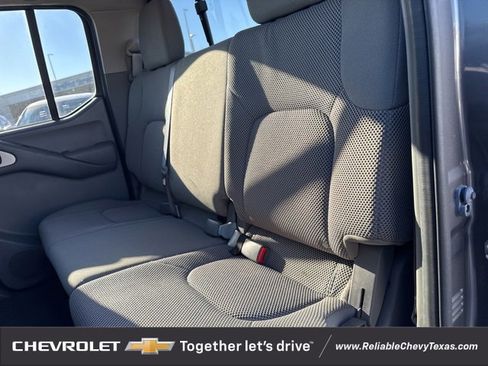 Used 2020 Nissan Frontier SV w/ Midnight Edition Floor Mats image 11