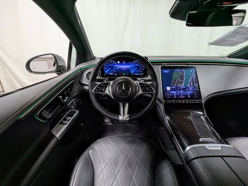 Used 2023 Mercedes-Benz EQE 500 4MATIC Sedan image 2