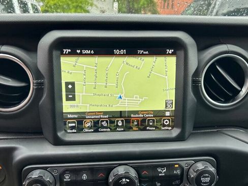 Used 2022 Jeep Wrangler Unlimited Sahara w/ Cold Weather Group AWD/4WD image 15