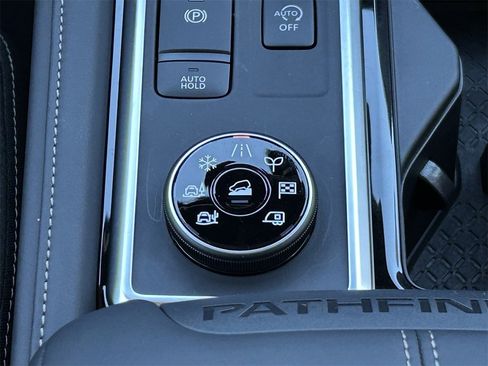 New 2025 Nissan Pathfinder SV image 24