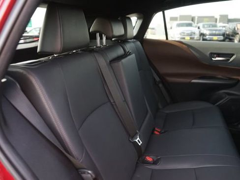 Used 2023 Toyota Venza XLE AWD/4WD image 16