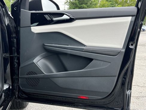 New 2025 Volkswagen Taos S image 8