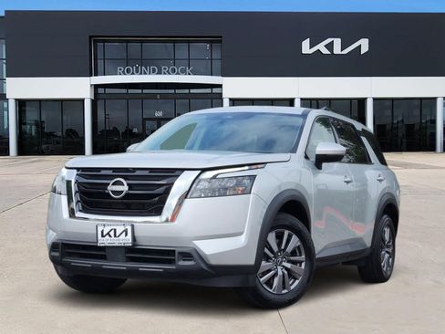 Used 2025 Nissan Pathfinder SV AWD/4WD image 1