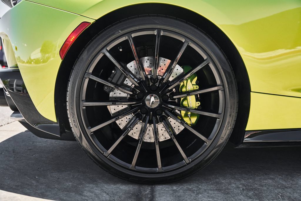 Used 2023 McLaren GT RWD image 26