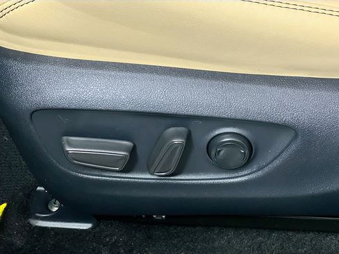 Used 2024 Toyota RAV4 Limited image 15