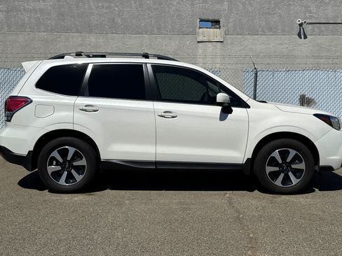 Used 2017 Subaru Forester 2.5i Premium w/ Rugged Package #1 AWD/4WD image 6