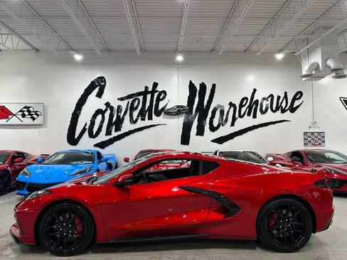 Used 2024 Chevrolet Corvette Stingray Premium Cpe w/ Z51 Performance Package RWD image 2