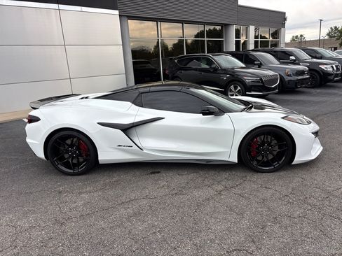 Used 2025 Chevrolet Corvette Z06 RWD image 9