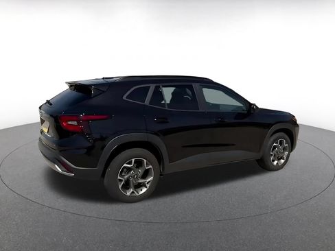 Used 2025 Chevrolet Trax LT w/ LT Convenience Package FWD image 13