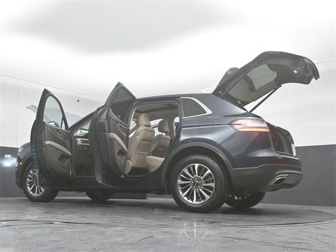 Certified 2023 Lincoln Nautilus Reserve image 48