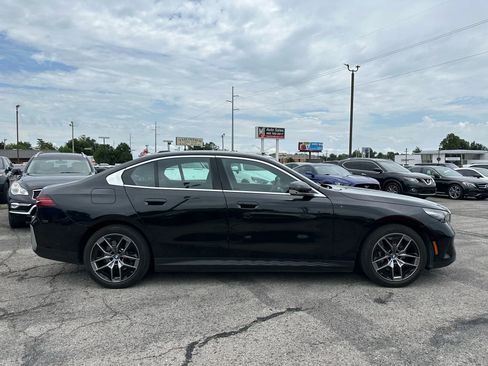 Used 2024 BMW i5 eDrive40i image 32