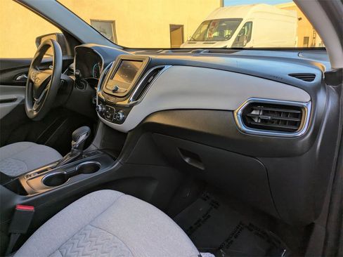 Used 2023 Chevrolet Equinox LT image 34