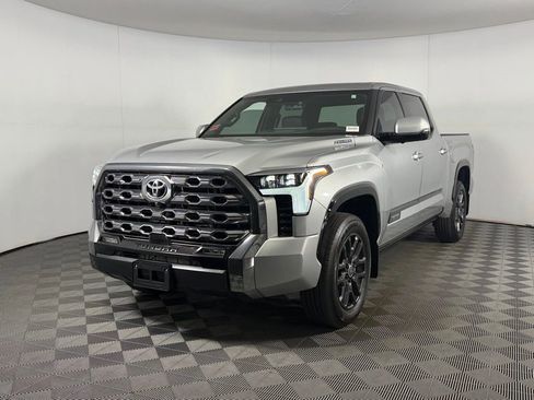 Used 2024 Toyota Tundra Platinum AWD/4WD image 3