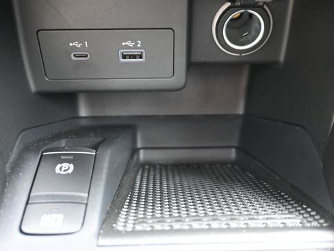 Certified 2023 Nissan Kicks SV image 27