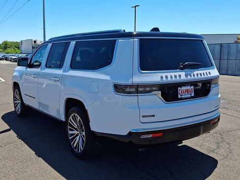 Used 2024 Jeep Grand Wagoneer L Series III AWD/4WD image 4