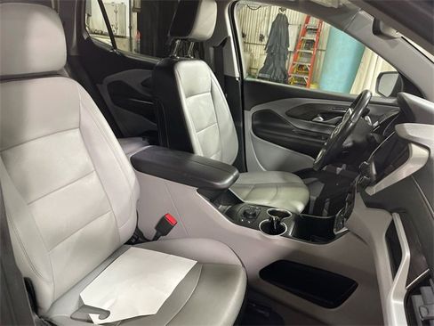 Used 2022 GMC Terrain SLT image 24