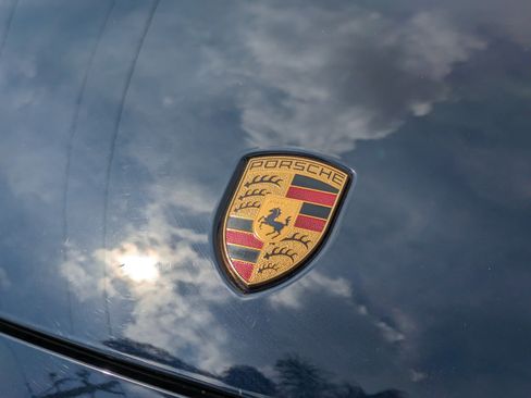 Used 2022 Porsche Cayenne Coupe AWD/4WD image 13