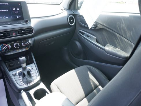 Used 2022 Hyundai Kona SEL FWD image 15