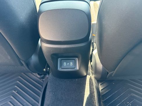 Used 2025 Hyundai Elantra Sport FWD image 24