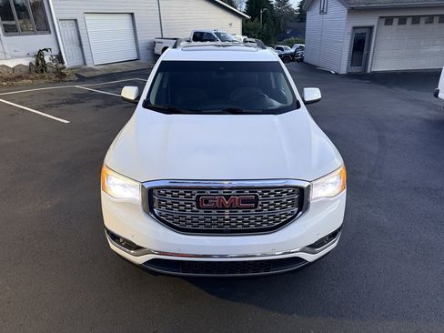 Used 2019 GMC Acadia Denali image 9