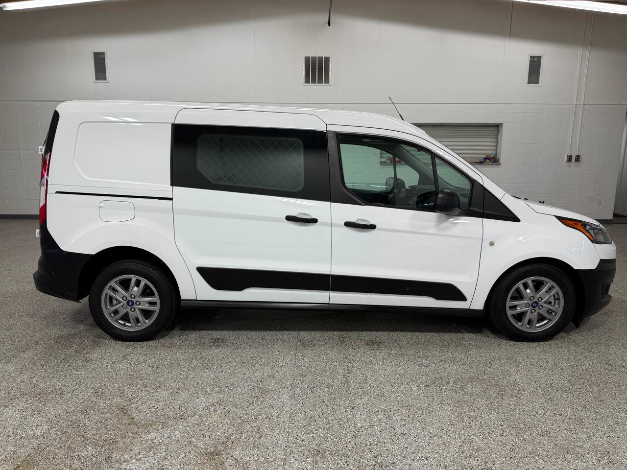 Used 2023 Ford Transit Connect XL FWD image 5