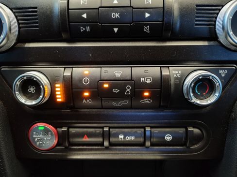Used 2019 Ford Mustang Coupe RWD image 18