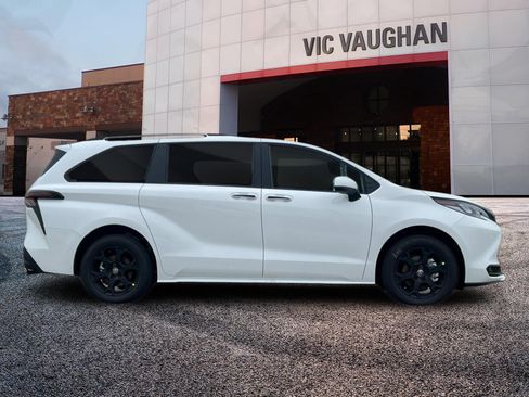 New 2026 Toyota Sienna XLE Woodland Edition AWD/4WD image 6