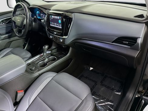 Used 2018 Chevrolet Traverse Premier w/ Driver Confidence II Package FWD image 30