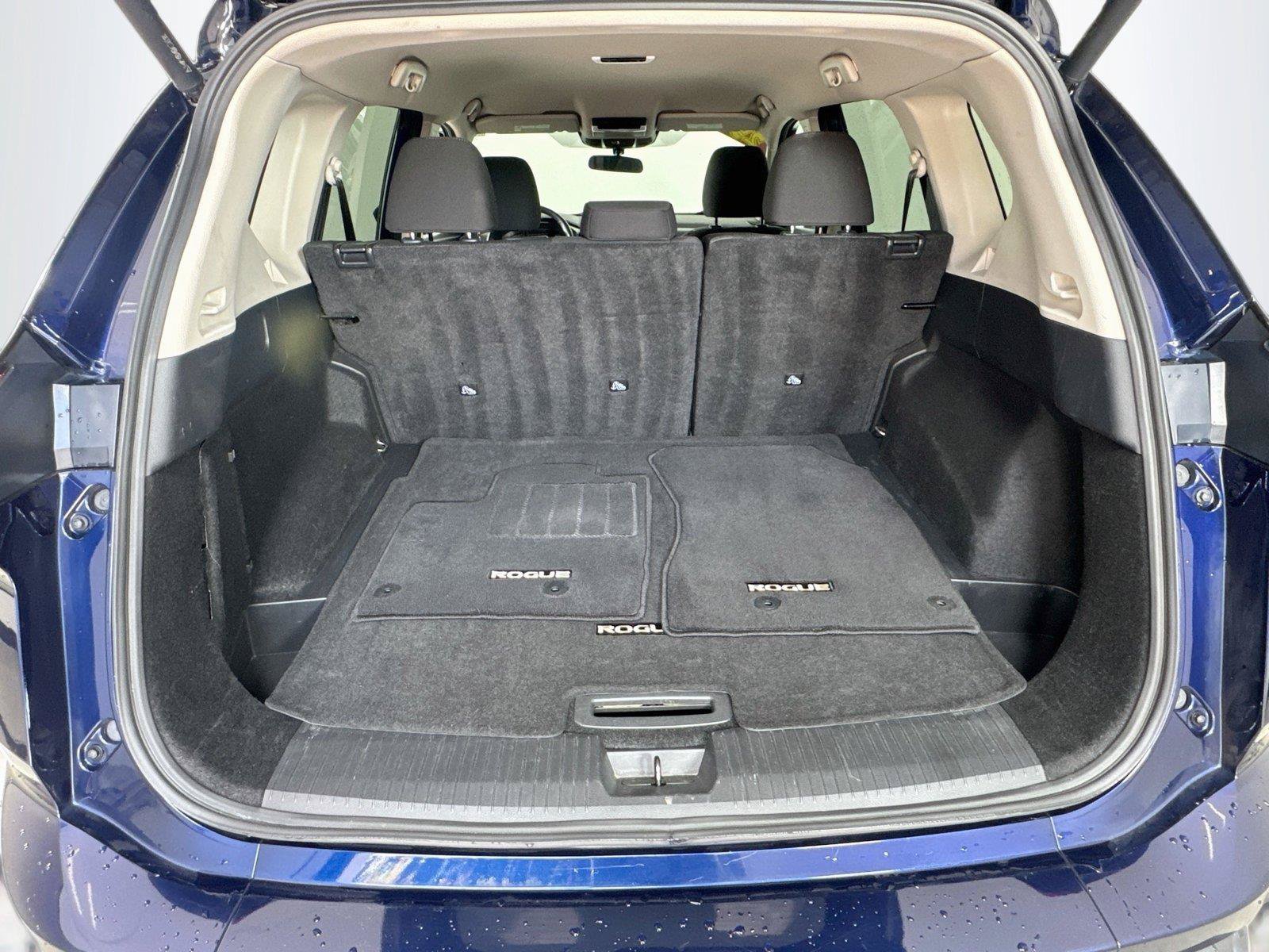 Used 2025 Nissan Rogue SV FWD image 23