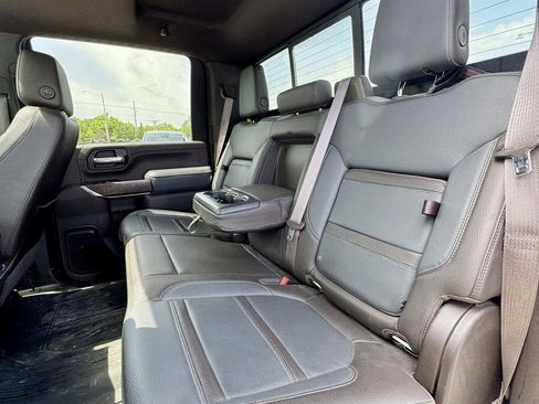 Used 2022 GMC Sierra 2500 Denali w/ Technology Package AWD/4WD image 9