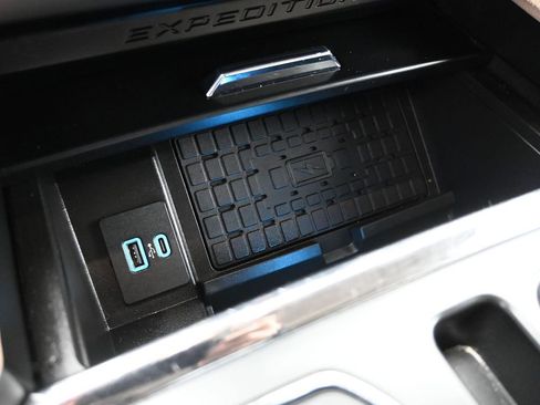 Certified 2024 Ford Expedition Max XLT image 18